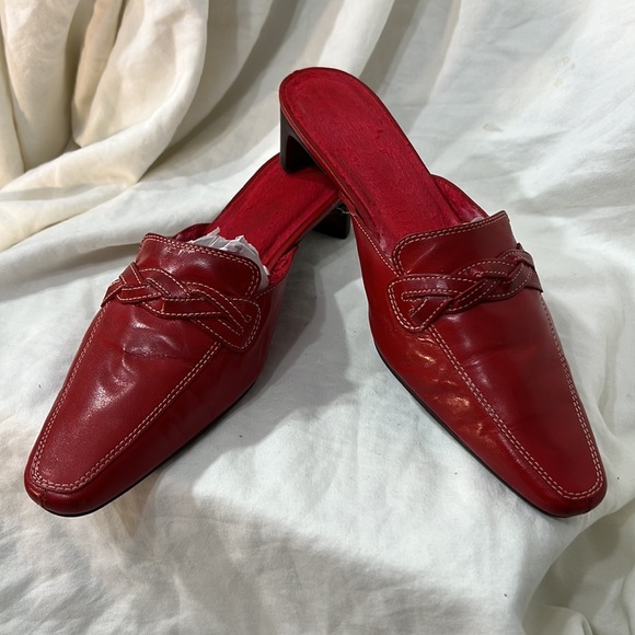 🔥🔥Unisa Red Leather Open Back Mules Slip On Shoes Size 8B Heels 1 3/4 Height. - Picture 14 of 15